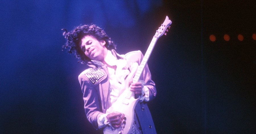 Prince, raggiunto un accordo con Universal per la sua musica anche inedita